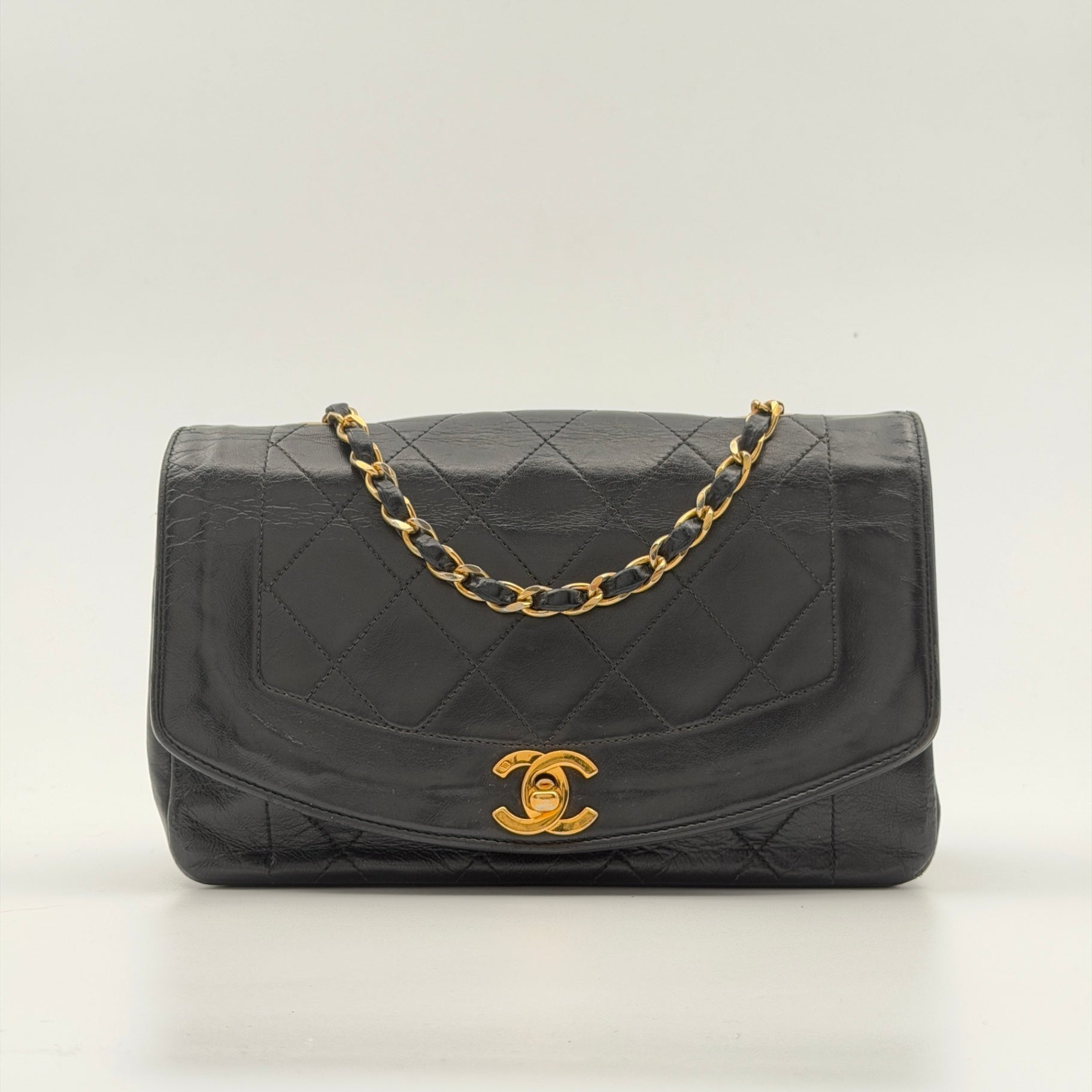 Pre-Owned Small Black Lambskin Diana Crossbody Bag