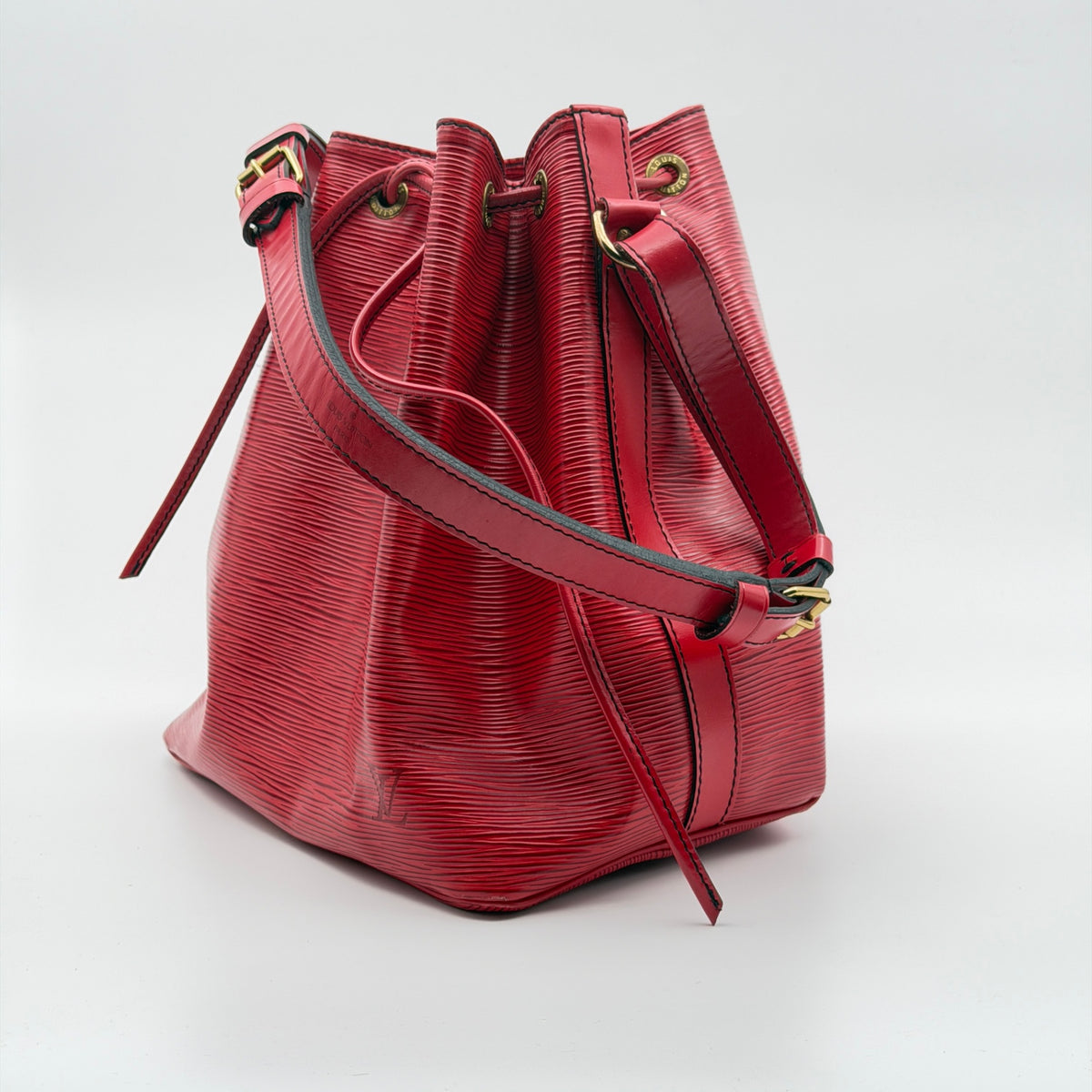 Pre-Owned Red Epileather Noé Bucket Bag