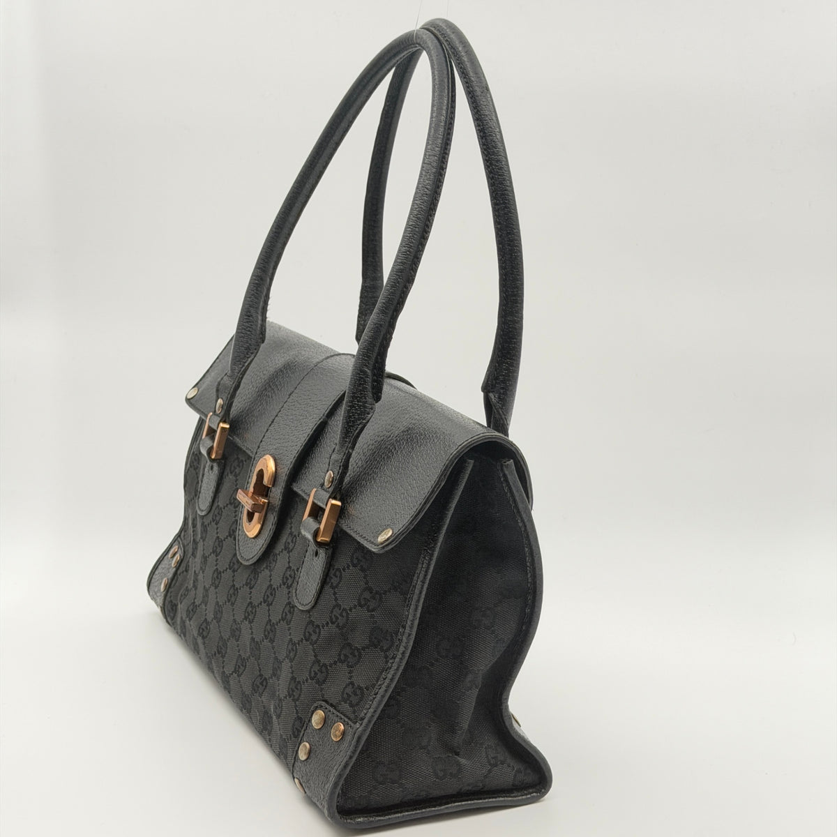 Pre-Owned Black GG Canvas Handbag