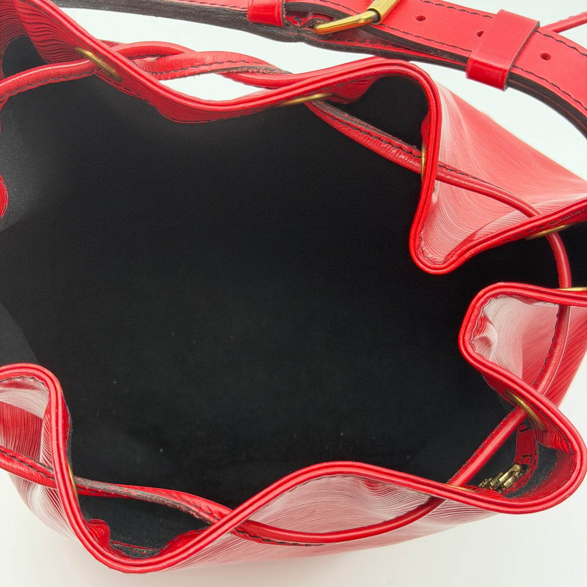 Pre-Owned Red Epileather Noé Bucket Bag