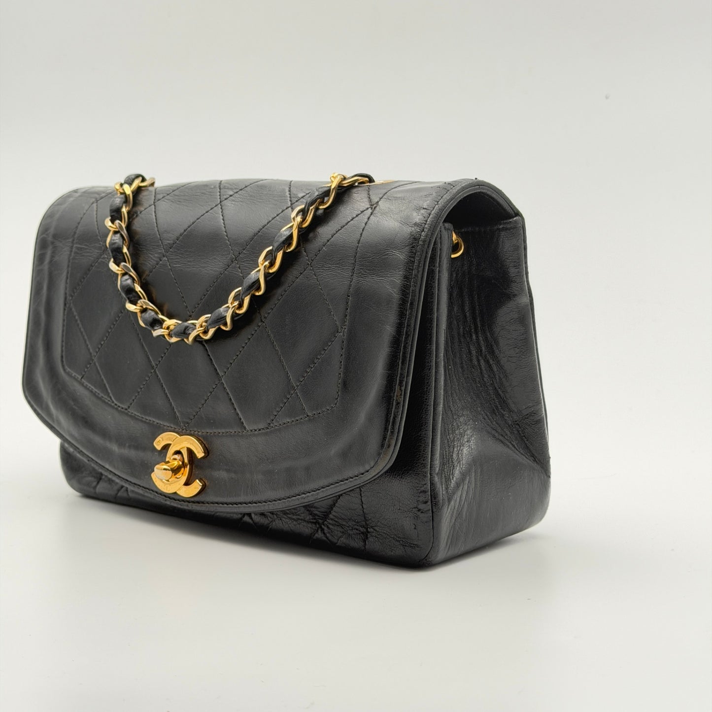 Pre-Owned Small Black Lambskin Diana Crossbody Bag