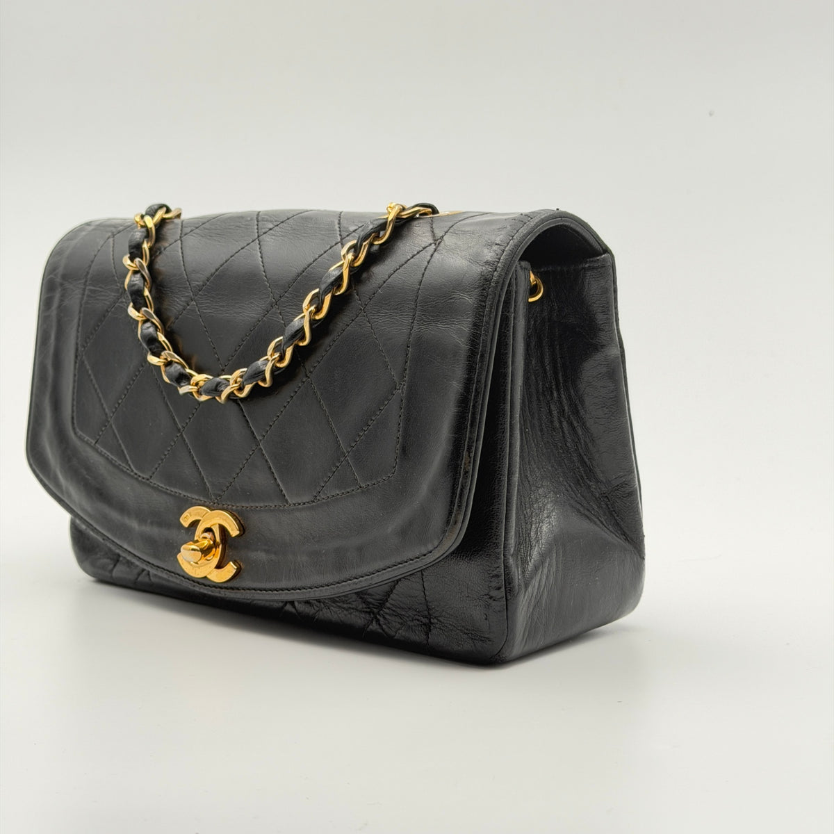 Pre-Owned Small Black Lambskin Diana Crossbody Bag
