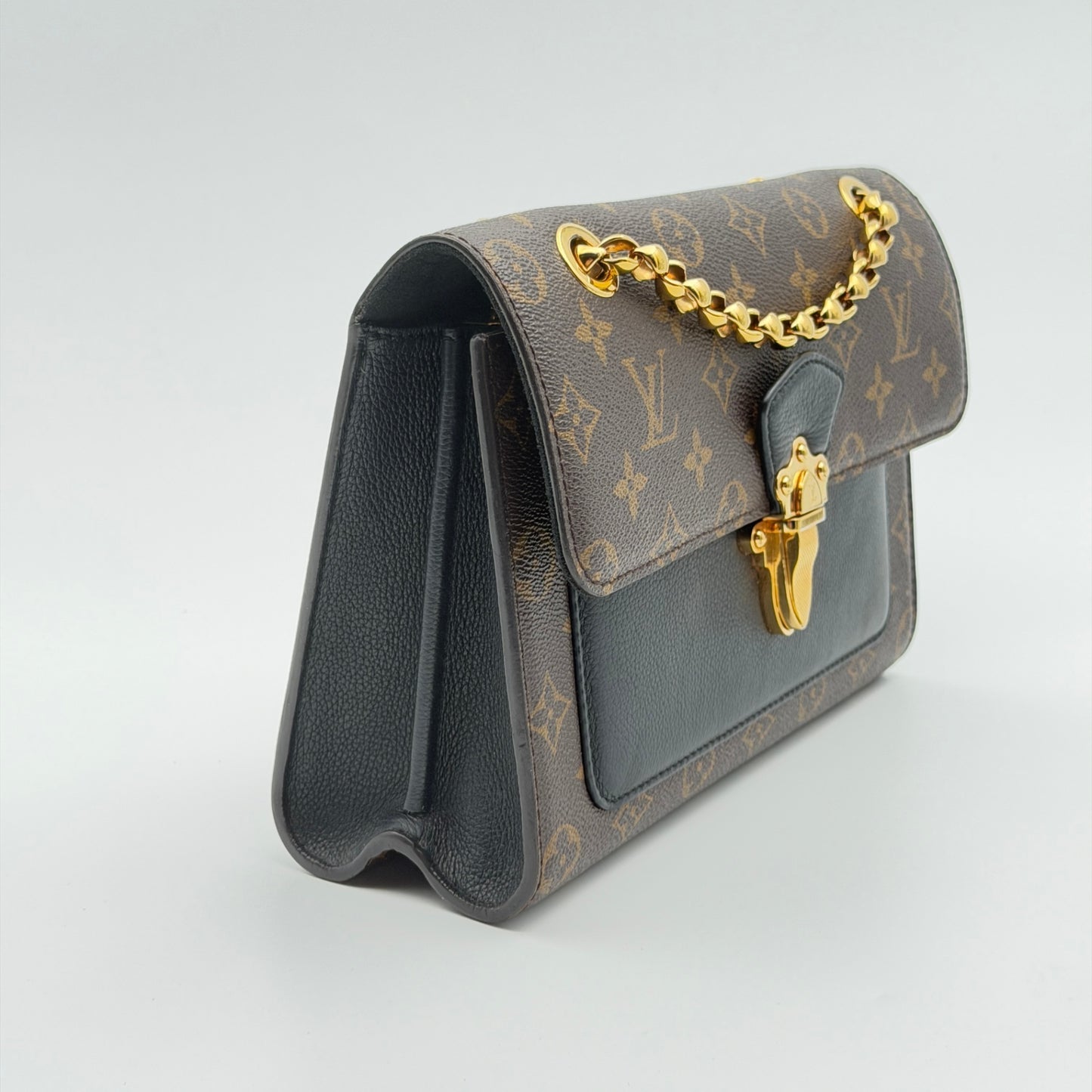 Pre-Owned Black/LV Monogram Canvas Victoire Crossbody Bag