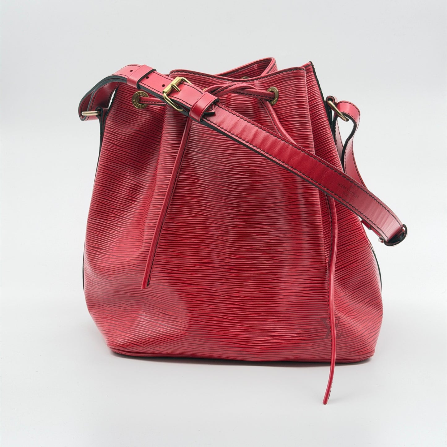 Pre-Owned Red Epileather Noé Bucket Bag