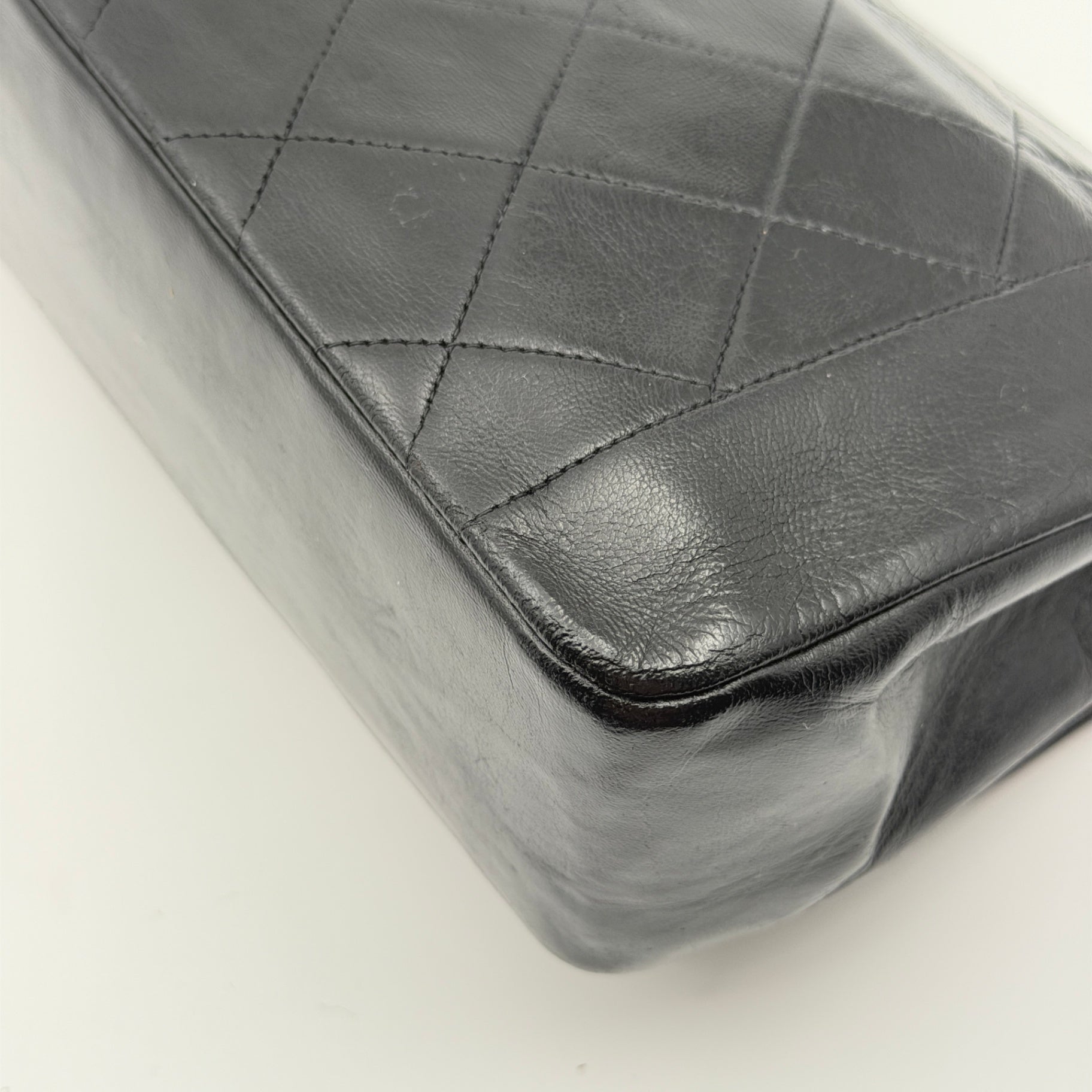 Pre-Owned Small Black Lambskin Diana Crossbody Bag