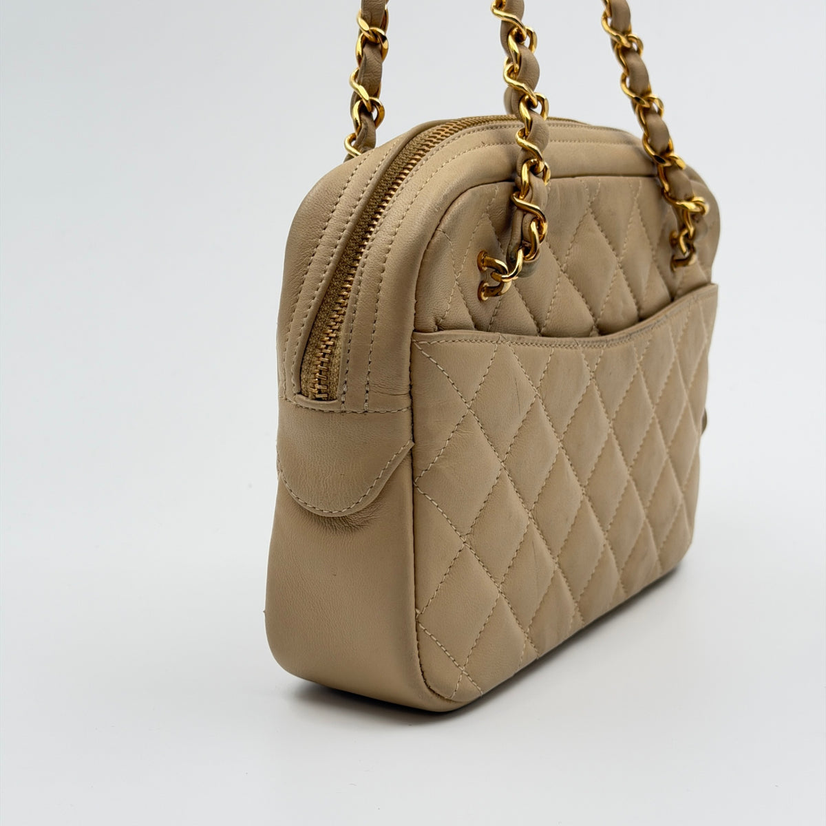 Pre-Owned Beige Matelassé Lambskin Leather Camera Bag