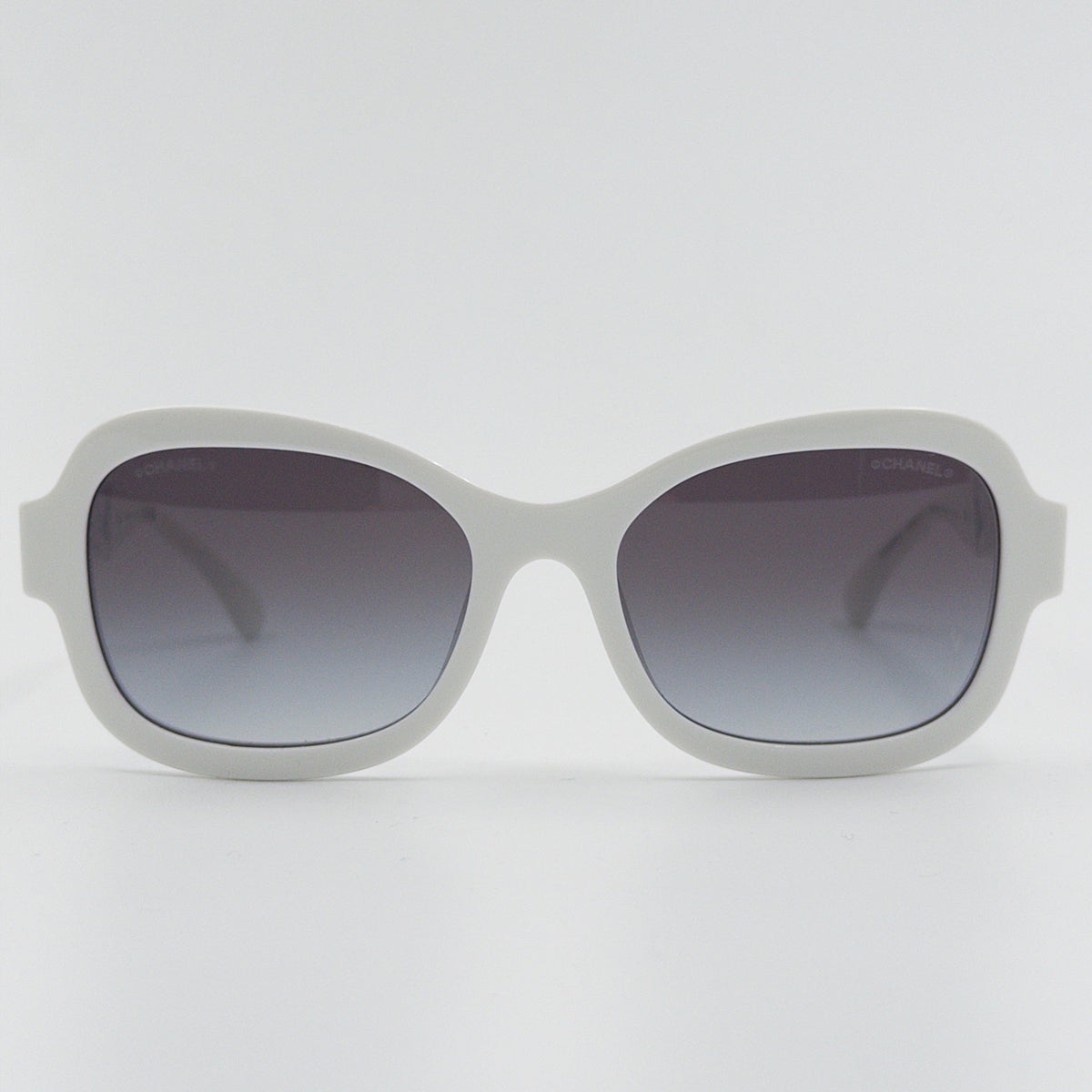 Pre-Owned White Chain Detail Sunglasses