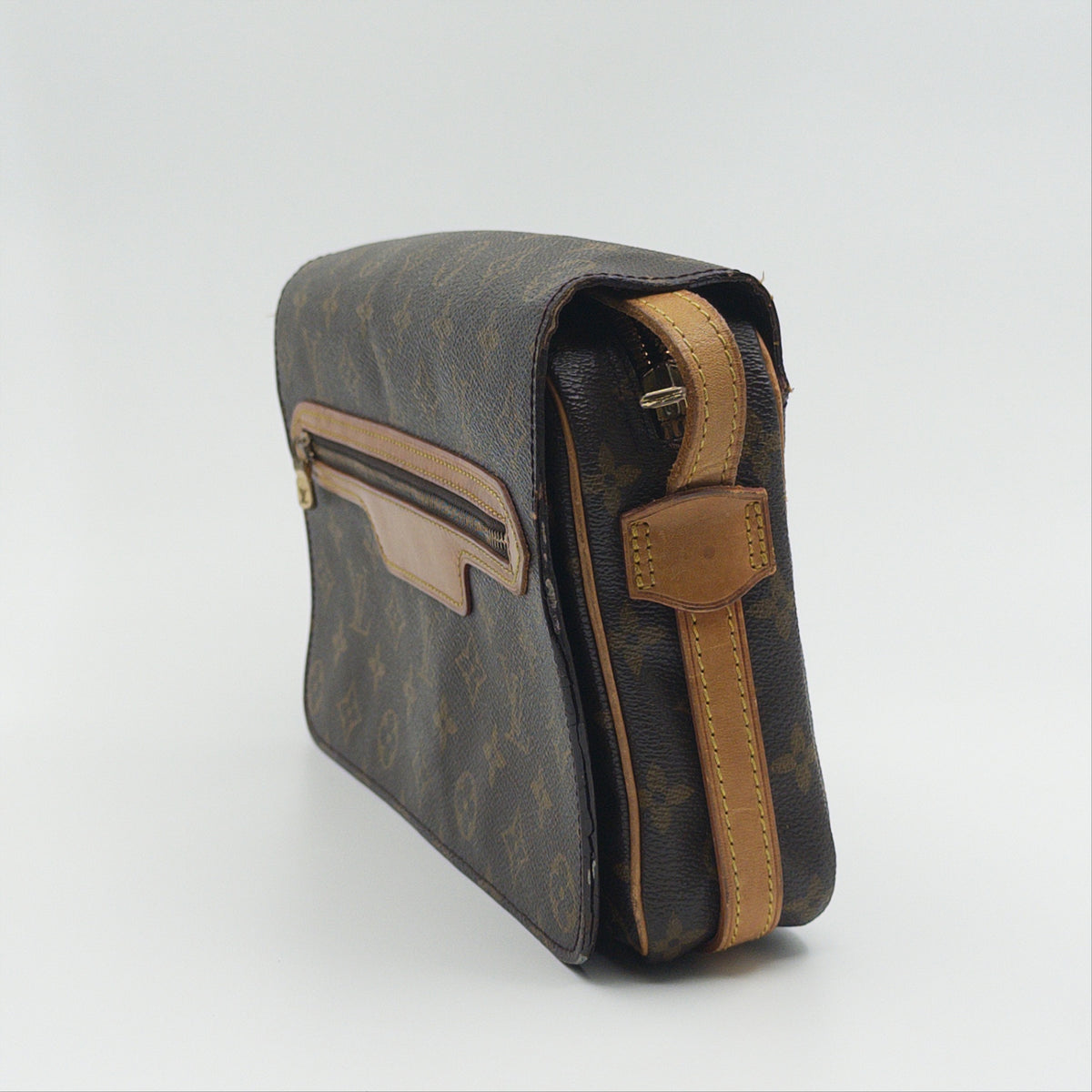 Pre-Owned LV Monogram Canvas Saint Germain Crossbody Bag