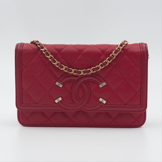 Pre-Owned Red Matelassé Caviar Leather Wallet on Chain
