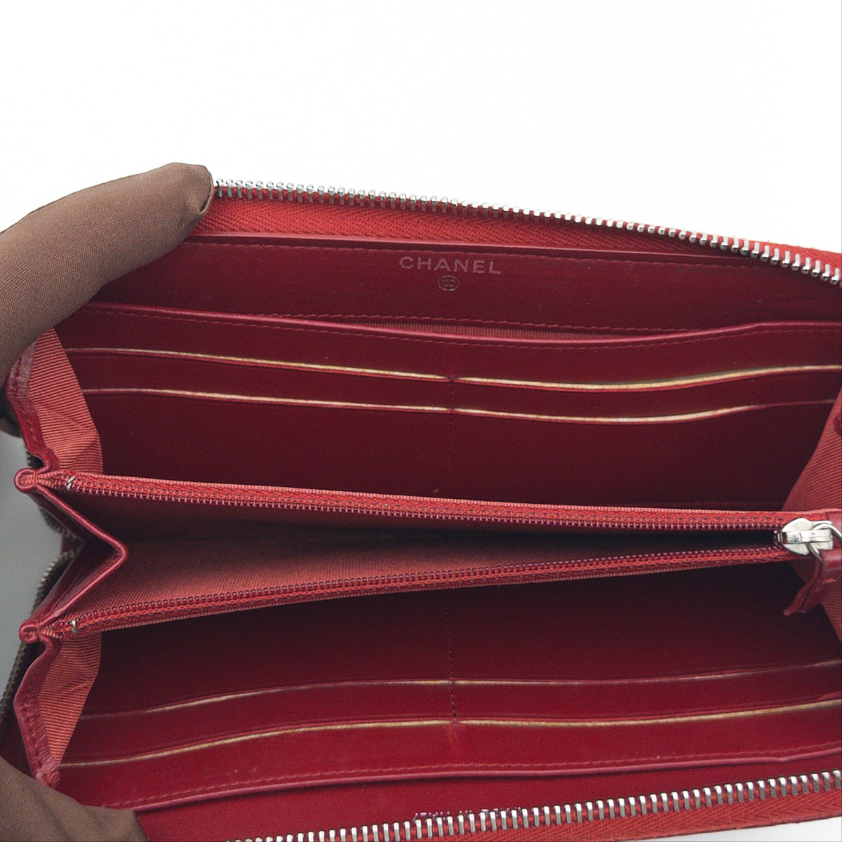 Pre-Owned Red Lambskin Leather Zip Wallet