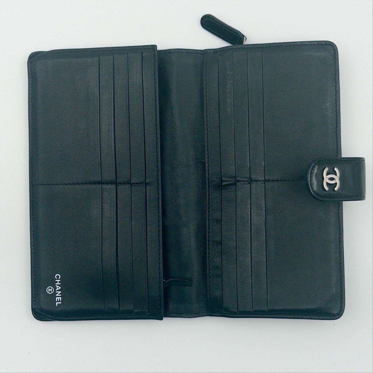Pre-Owned Black Patent Leather Wallet