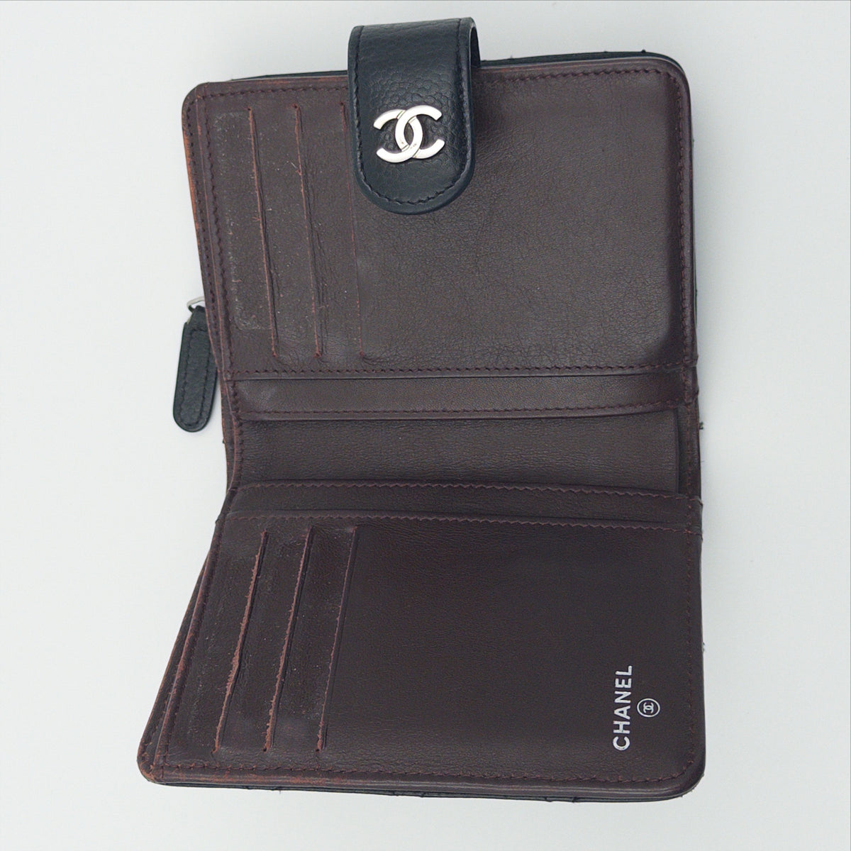 Pre-Owned Black Matelassé Caviar Leather Fold Wallet