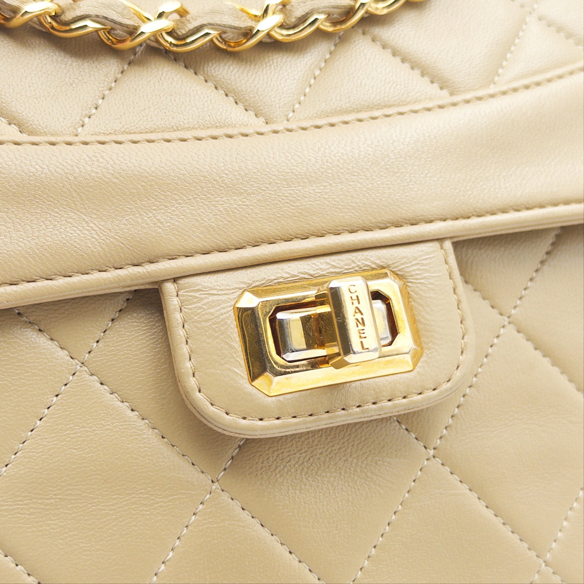 Pre-Owned Beige Lambskin Single Flap Shoulder Bag