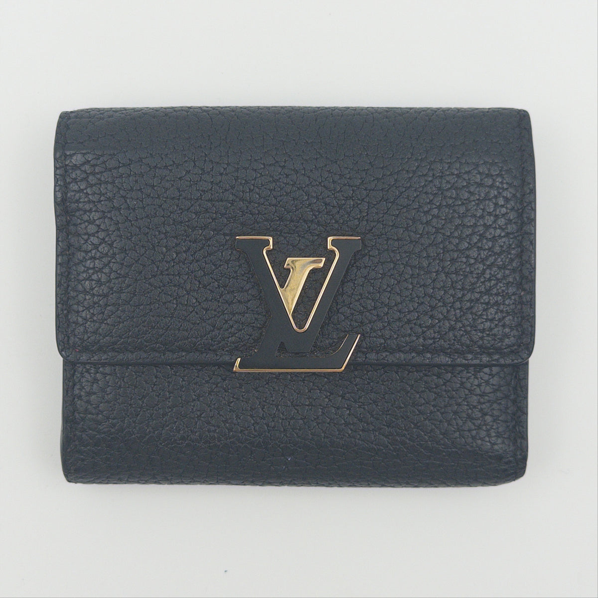 Pre-Owned Black Capucines Leather Wallet