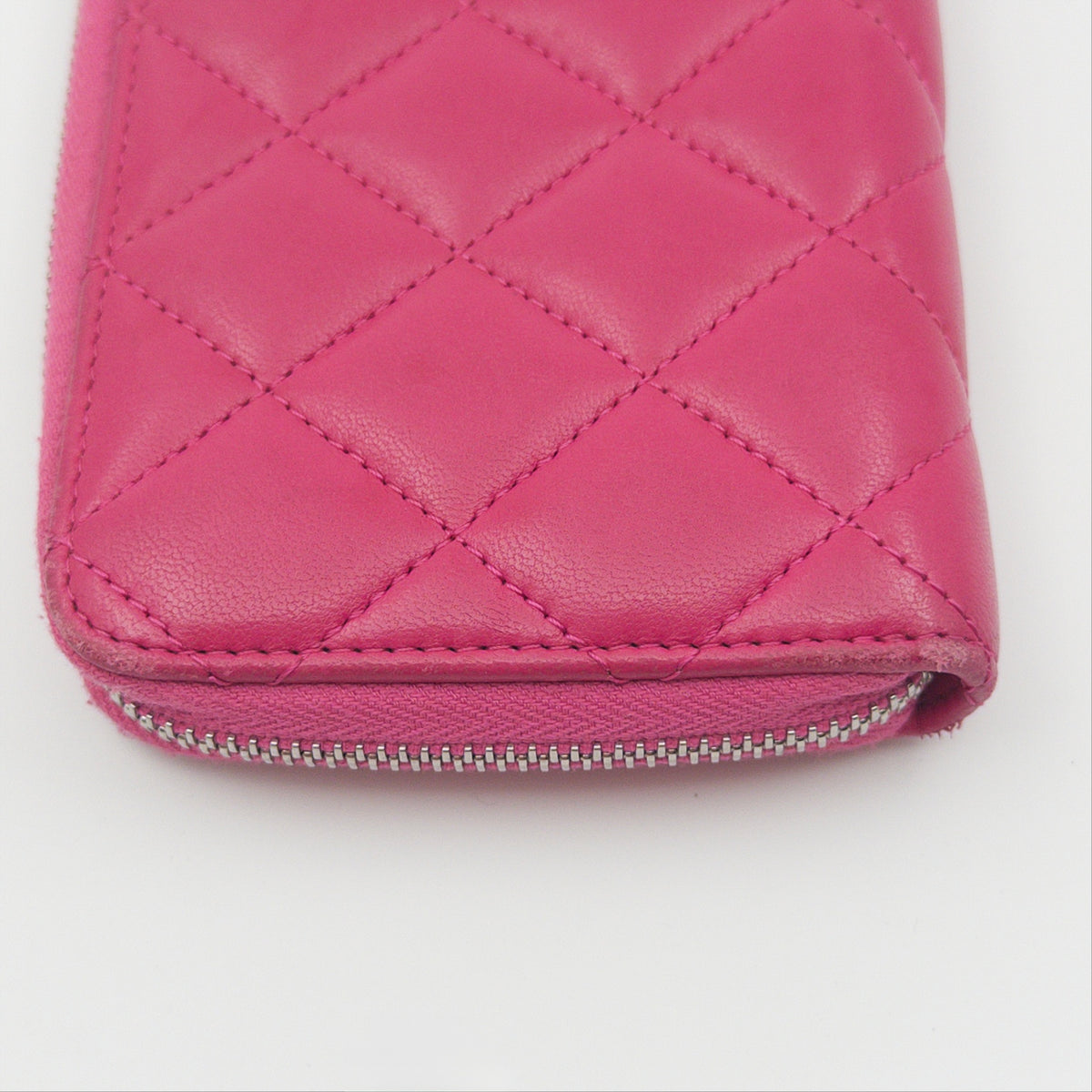Pre-Owned Hot Pink Matelassé Lambskin Leather Zip Wallet