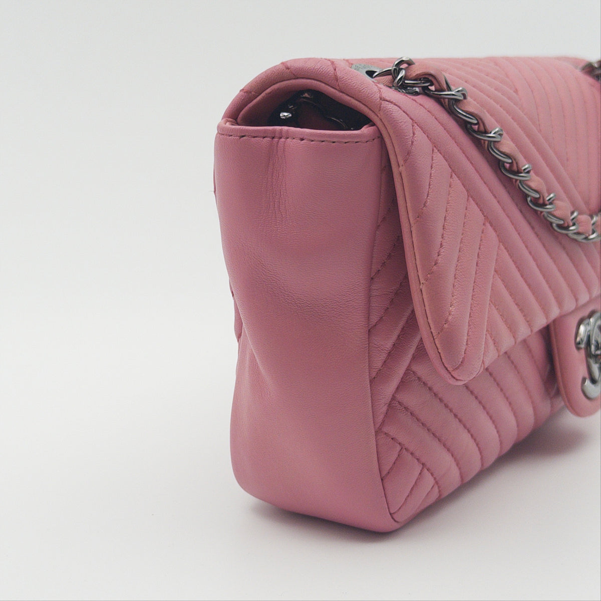 Pre-Owned Baby Pink Diagonal Quilted Lambskin Leather Single Flap Shoulder Bag