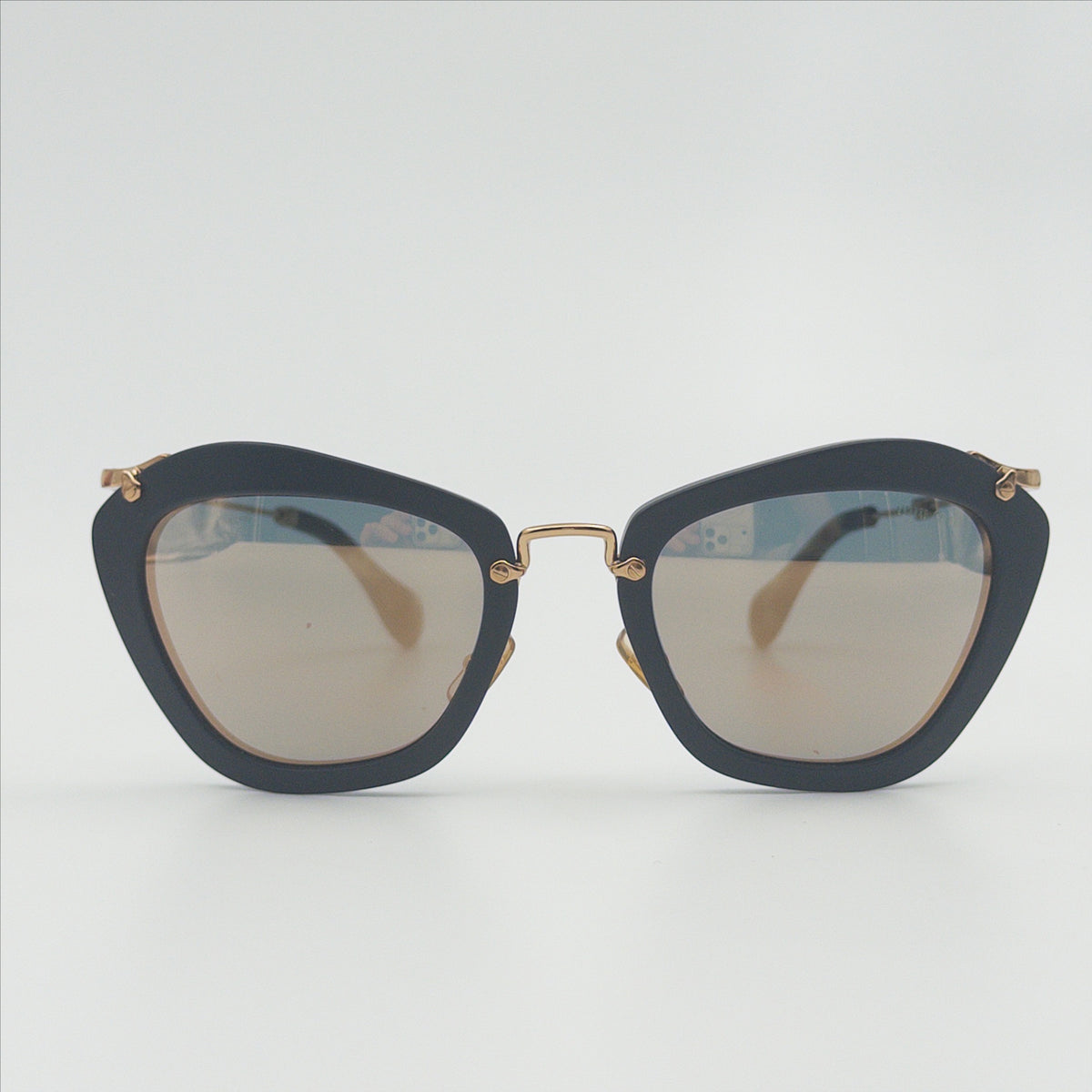 Pre-Owned Black/Gold Sunglasses