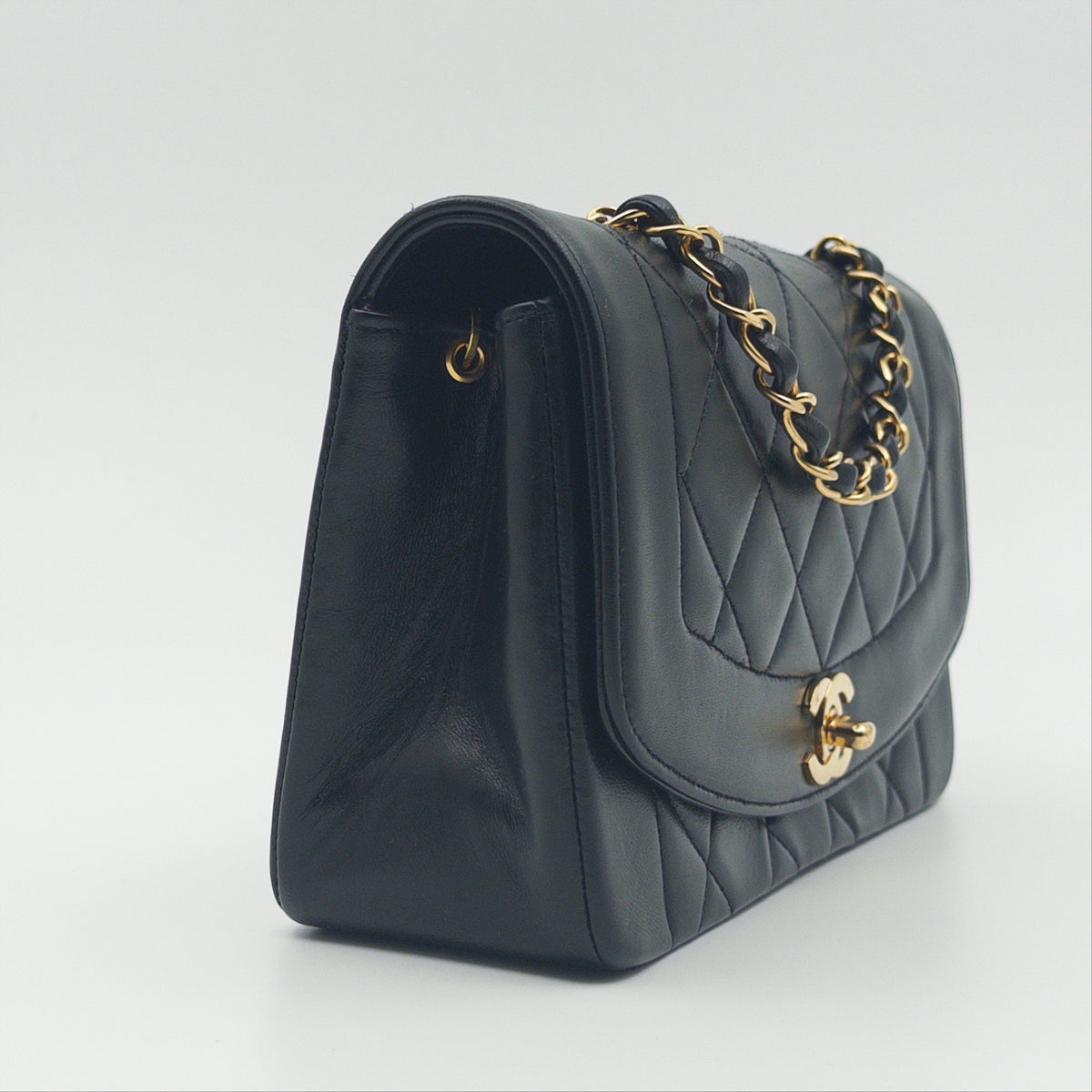 Pre-Owned Black Lambskin Diana Crossbody Bag