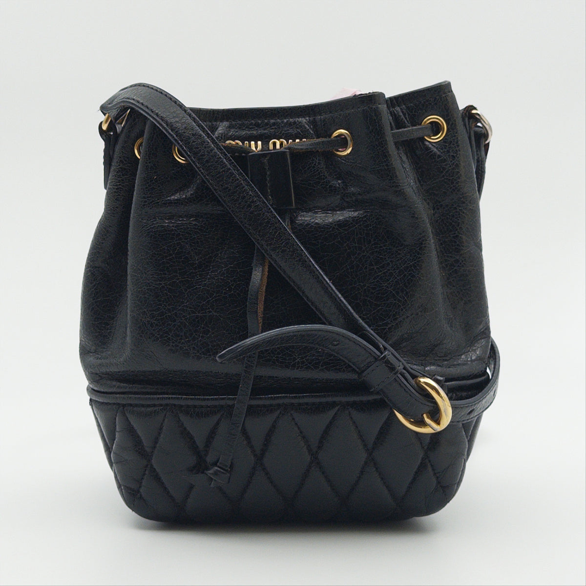 Pre-Owned Black Leather Bucket Bag