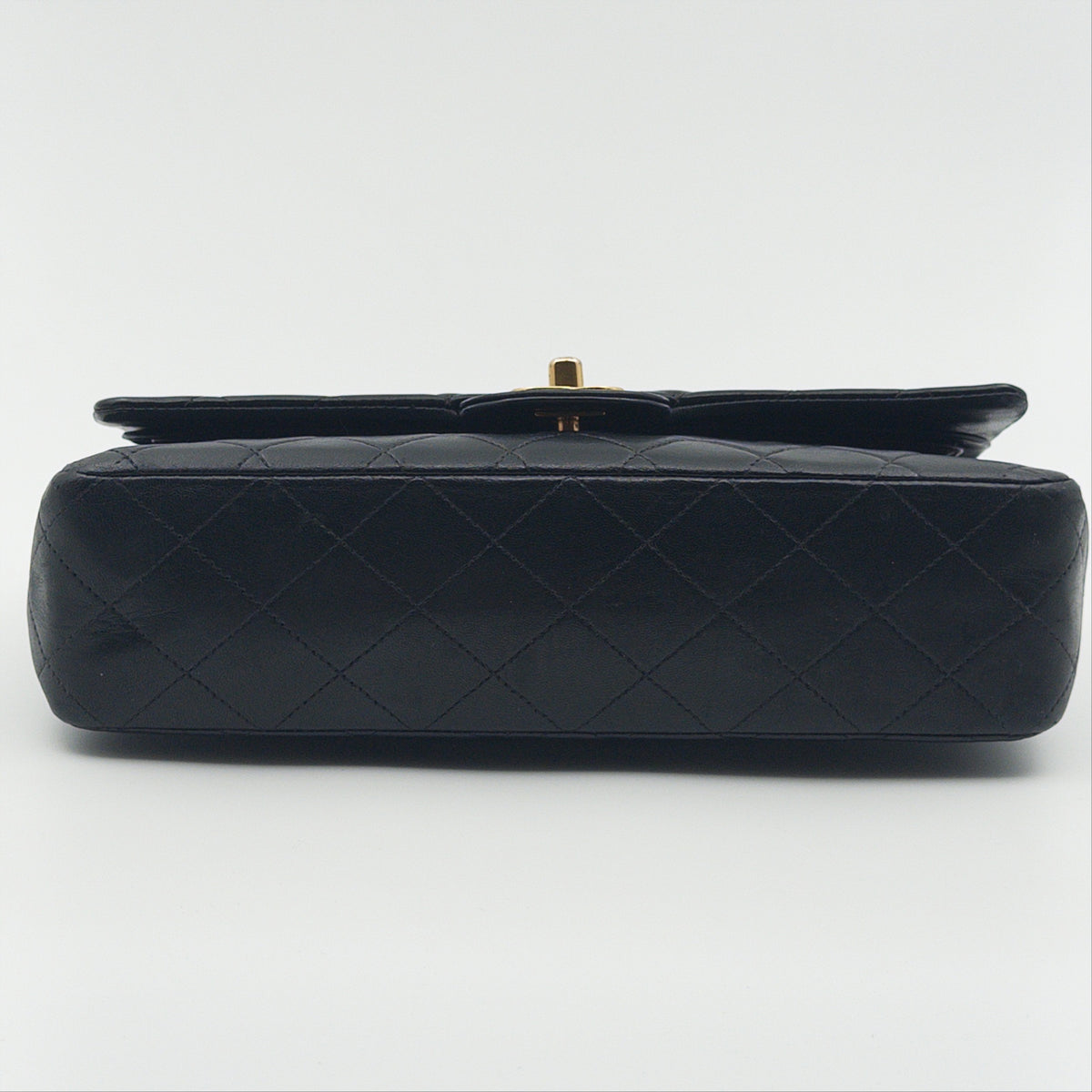 Pre-Owned Black Matelassé Medium Lambskin Classic Flap