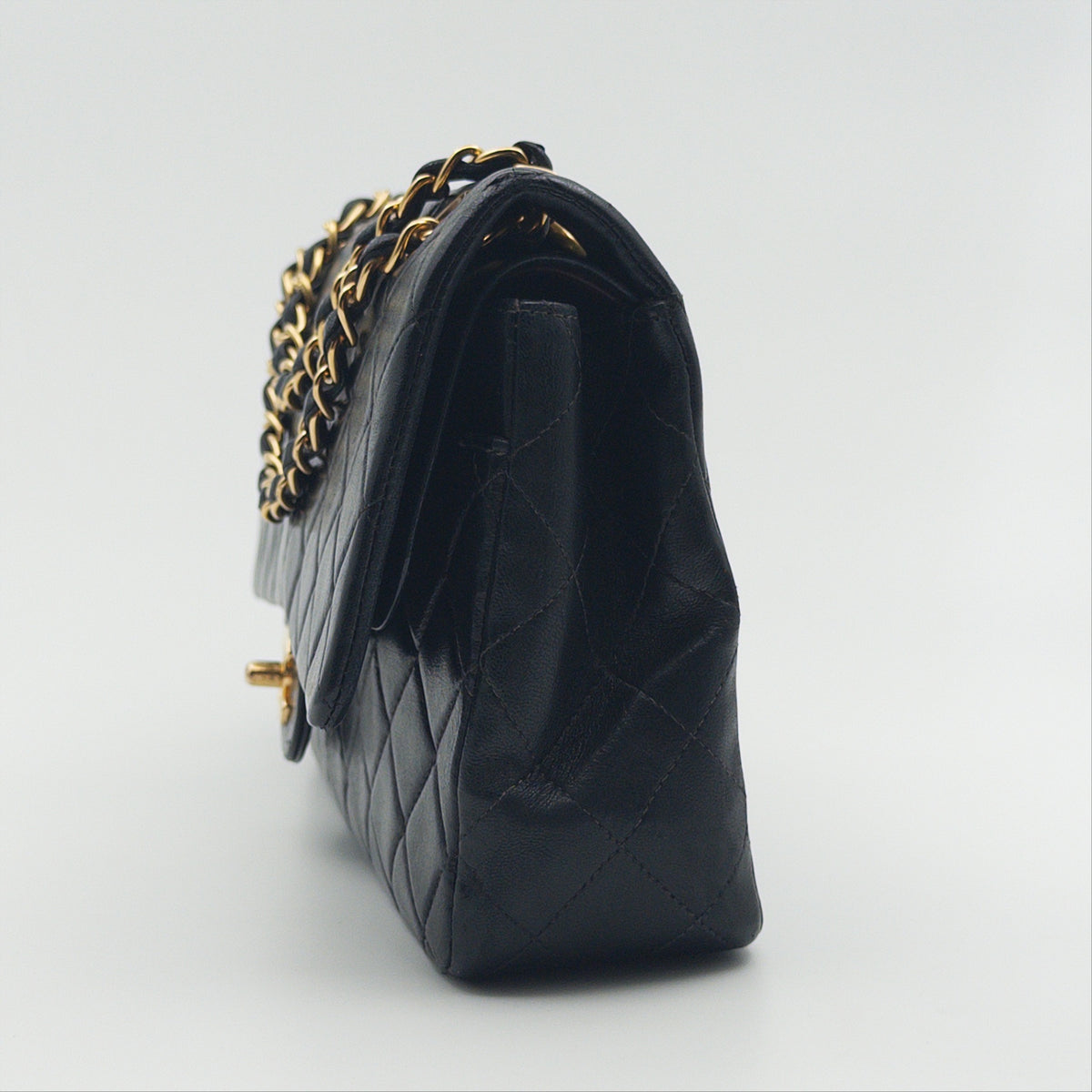 Pre-Owned Black Matelassé Medium Lambskin Classic Flap