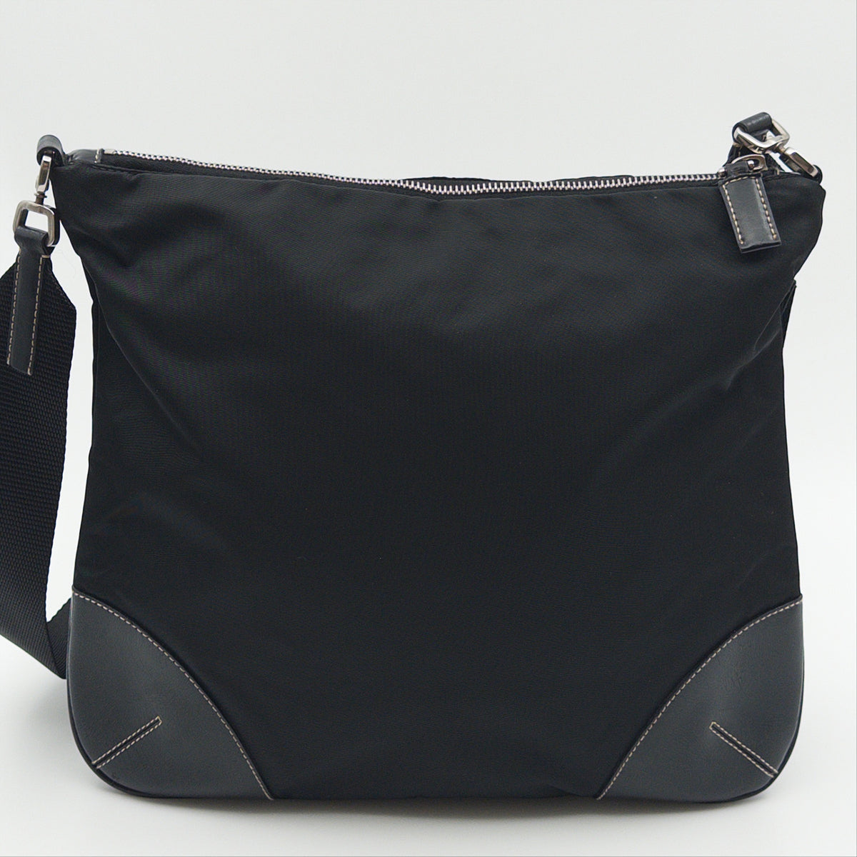 Pre-Owned Black Nylon Messenger Bag