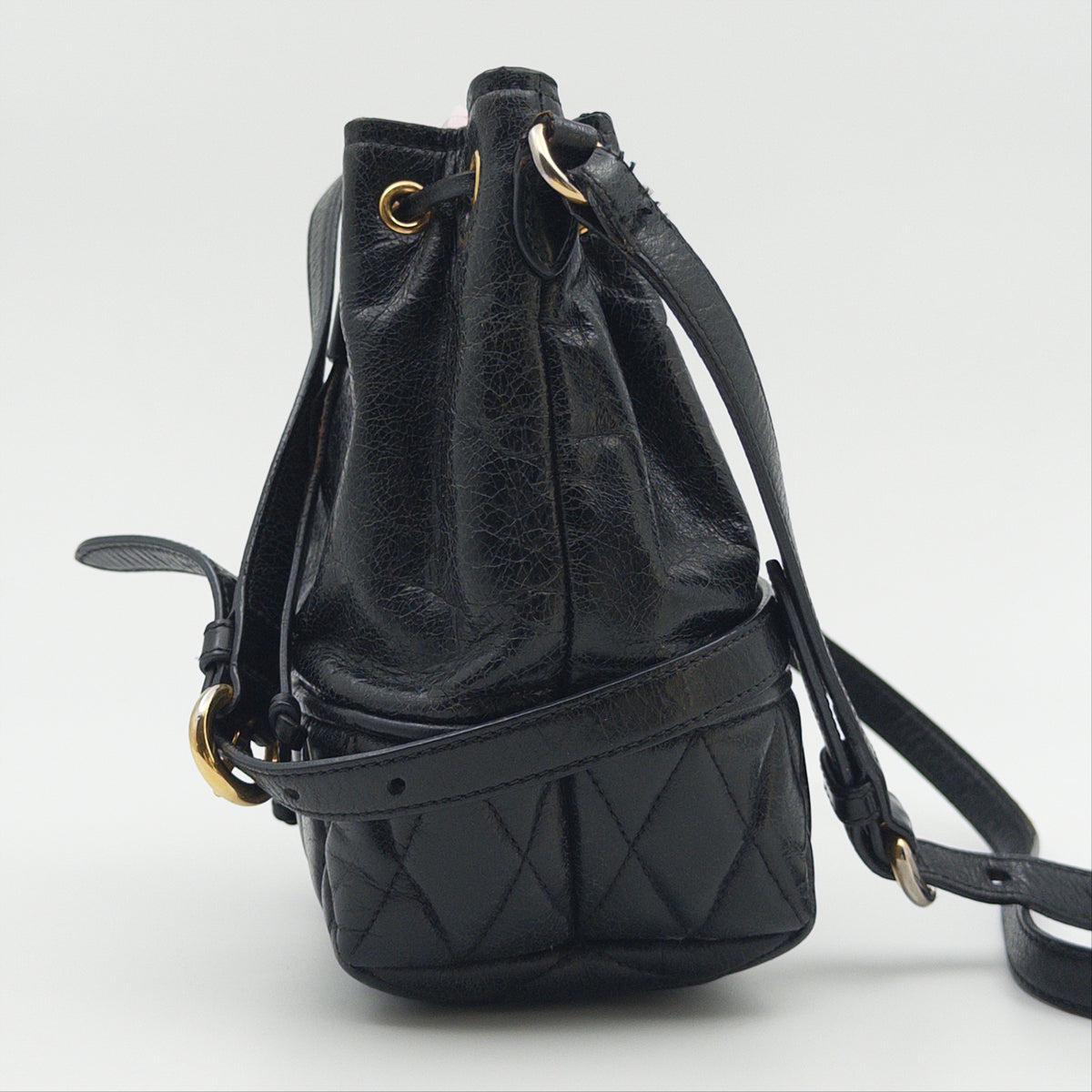 Pre-Owned Black Leather Bucket Bag