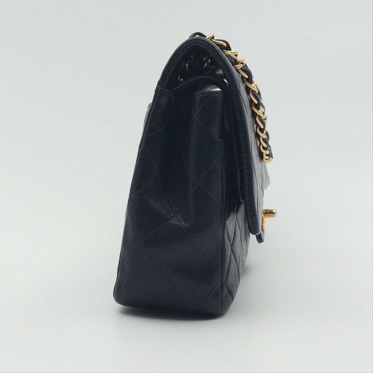 Pre-Owned Black Matelassé Medium Lambskin Classic Flap