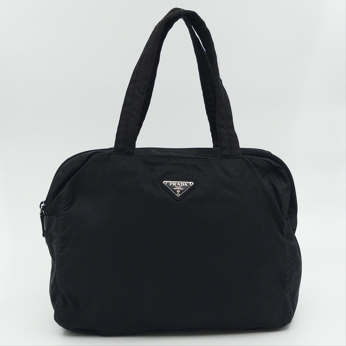 Pre-Owned Black Nylon Handbag