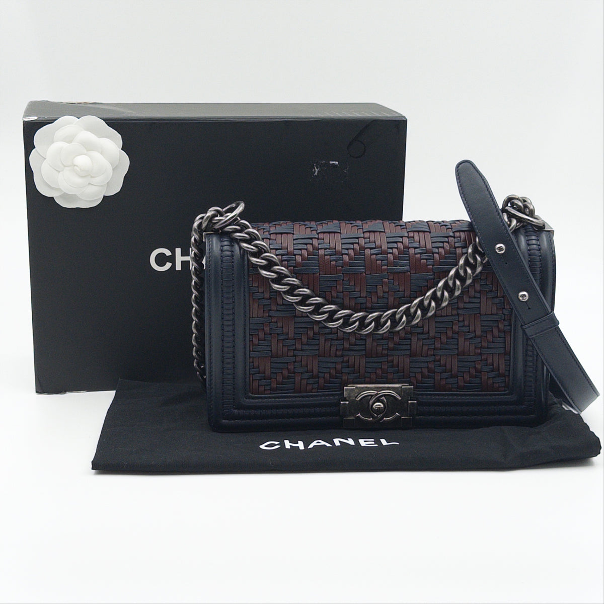 Pre-Owned Navy/Bordeaux Quilted Boy Single Flap Crossbody Bag