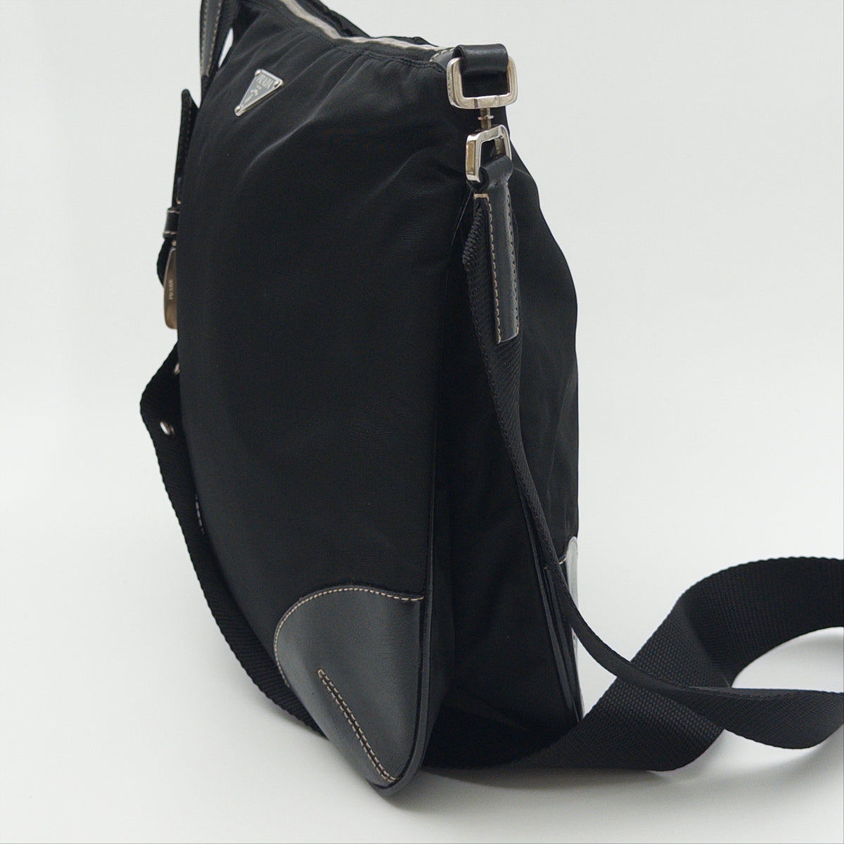 Pre-Owned Black Nylon Messenger Bag