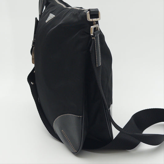 Pre-Owned Black Nylon Messenger Bag