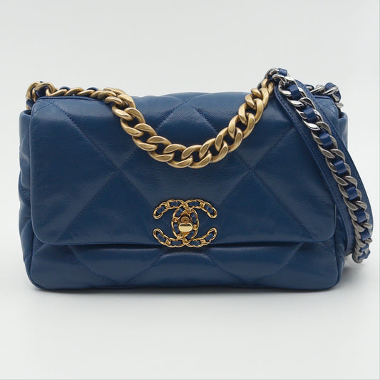 Pre-Owned Blue Shiny Lambskin 19 Single Flap Crossbody Bag