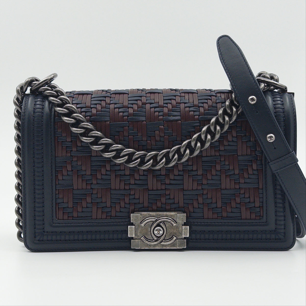 Pre-Owned Navy/Bordeaux Quilted Boy Single Flap Crossbody Bag