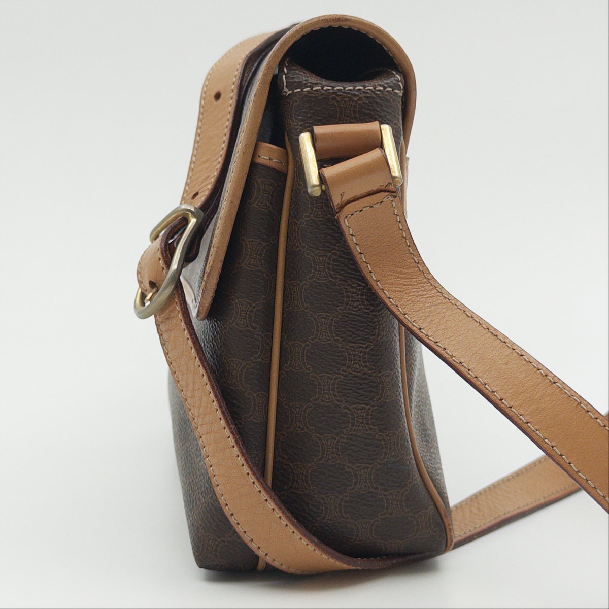 Pre-Owned Brown Macadam Canvas Crossbody Bag