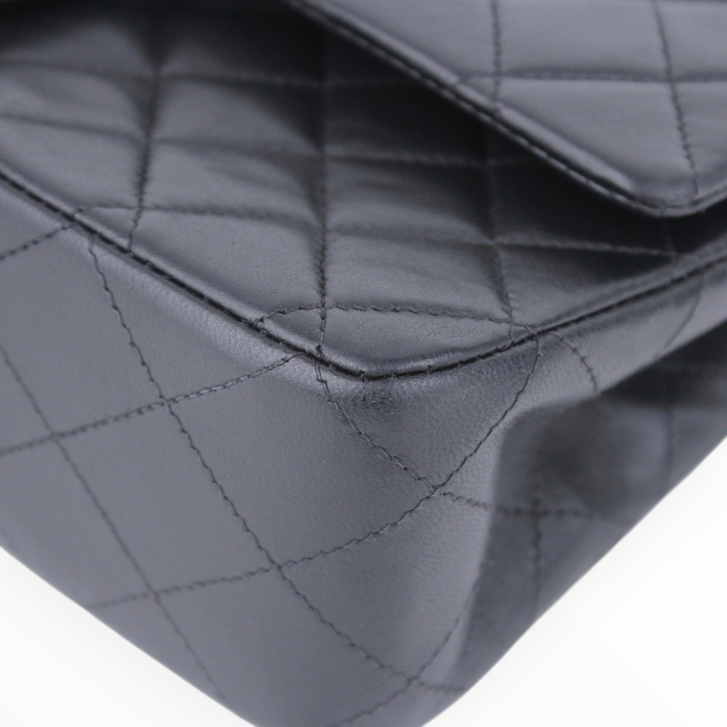 Medium Classic Double Flap