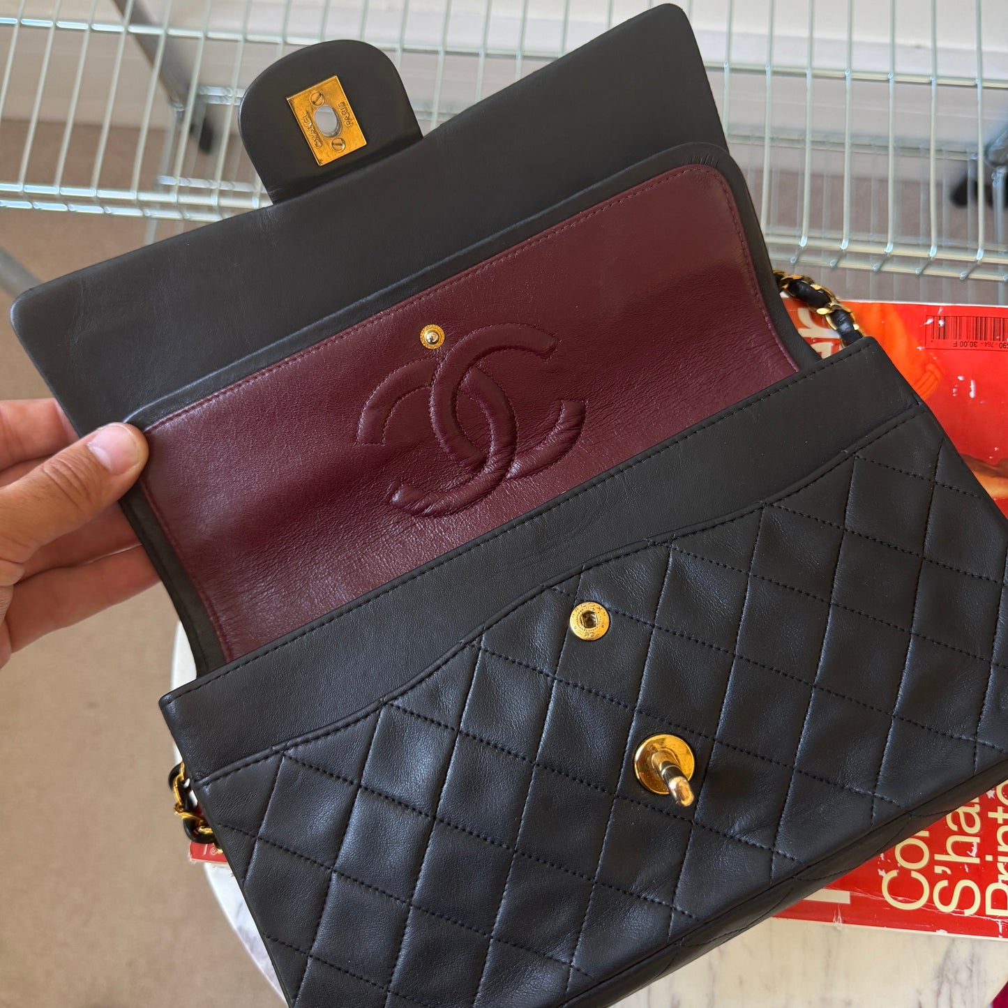 Pre-Owned Black Matelassé Lambskin Medium Classic Double Flap 24KGHW
