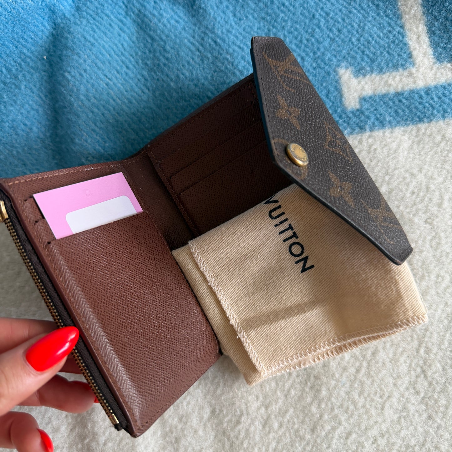 Pre-Owned LV Monogram Canvas Victorine Wallet