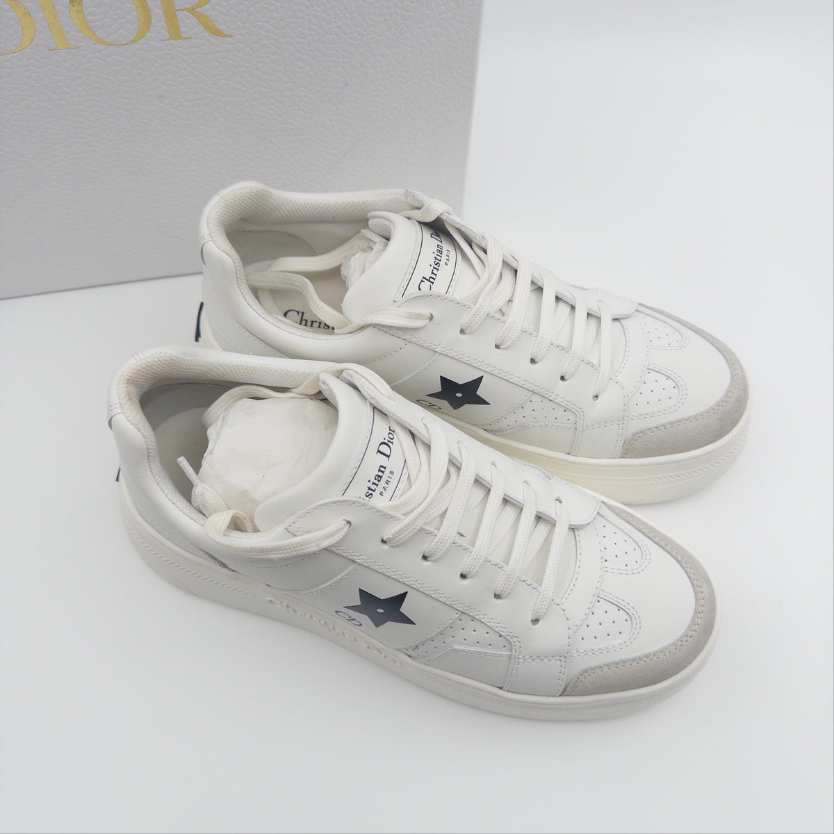 Pre-Owned White Leather Trainers (38)