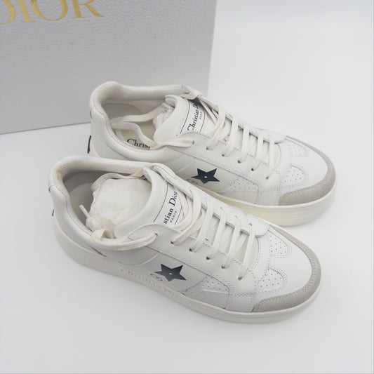 Pre-Owned White Leather Trainers (38)