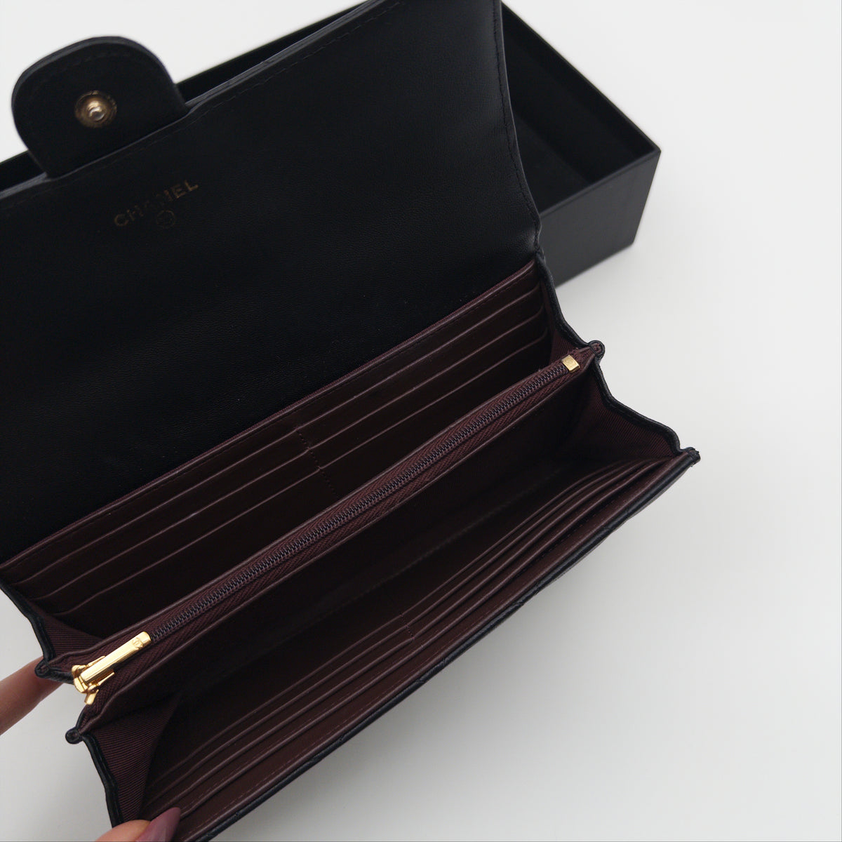 Pre-Owned Black Matelassé Lambskin Leather Wallet