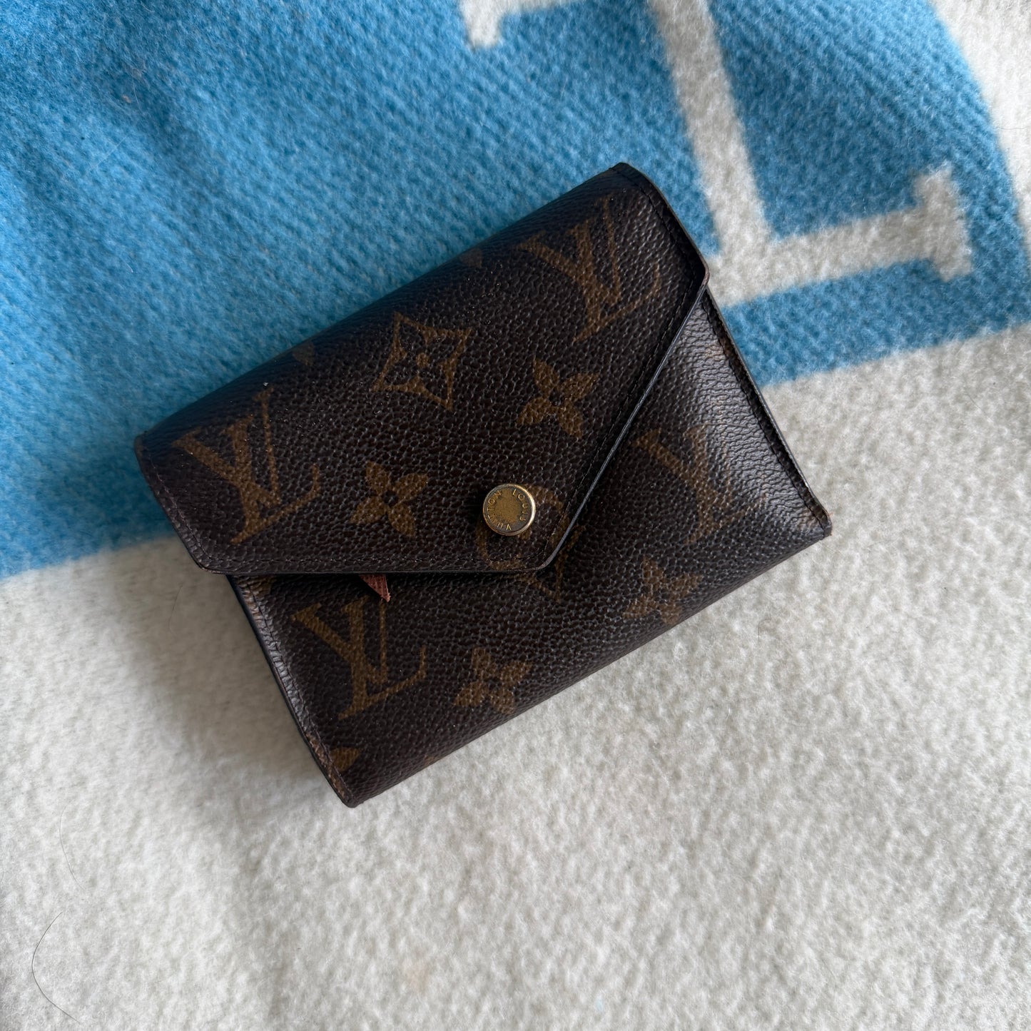 Pre-Owned LV Monogram Canvas Victorine Wallet