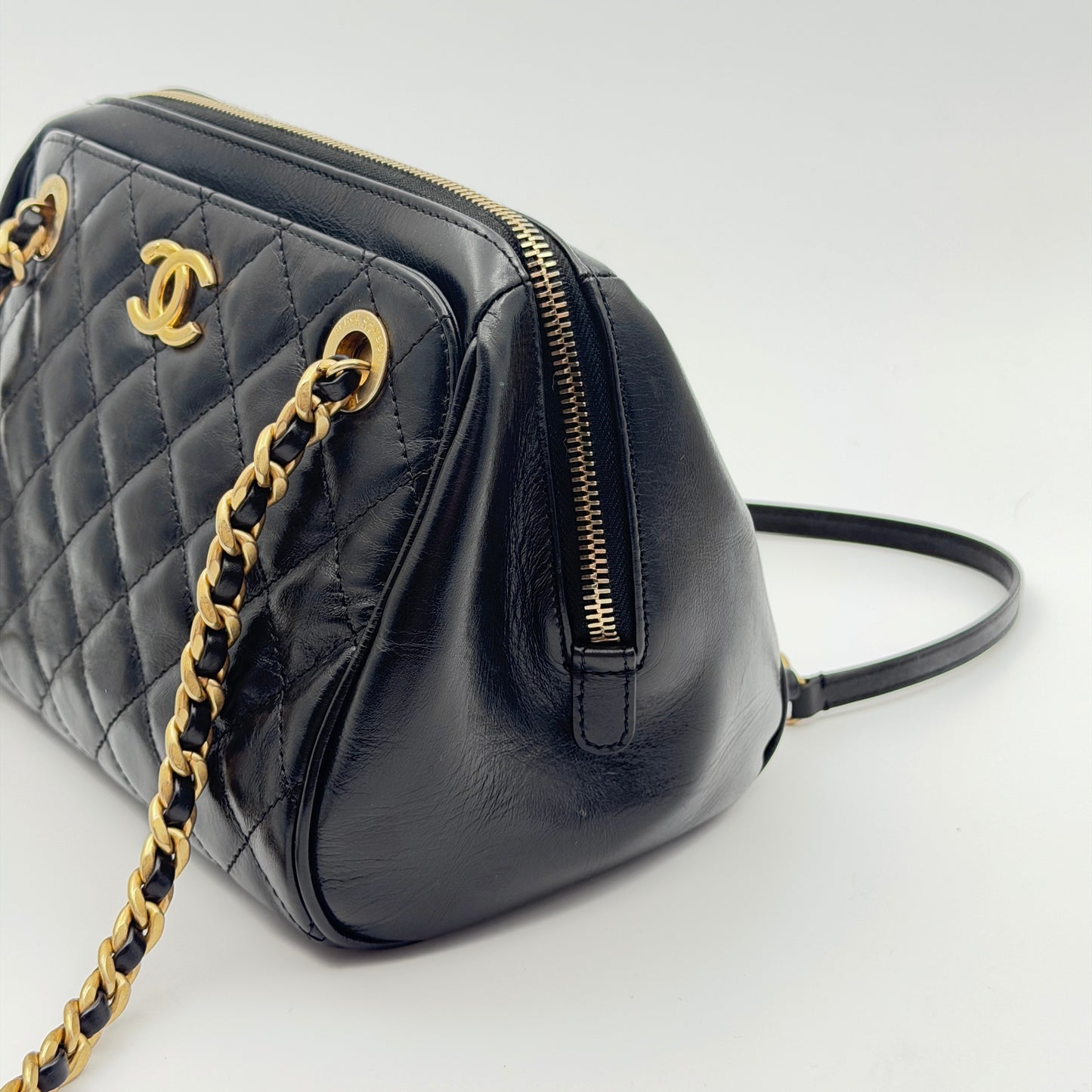 Pre-Owned Black Matelassé Calfskin Leather Bowling Bag