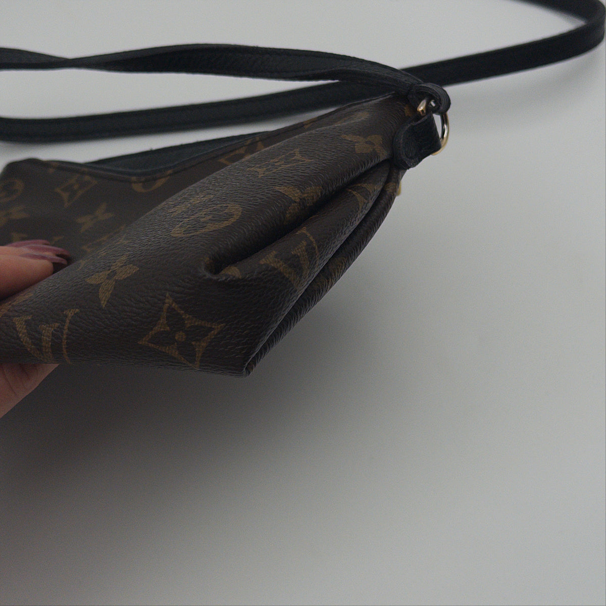 Pre-Owned LV Monogram Canvas Pallas Pochette Crossbody Bag