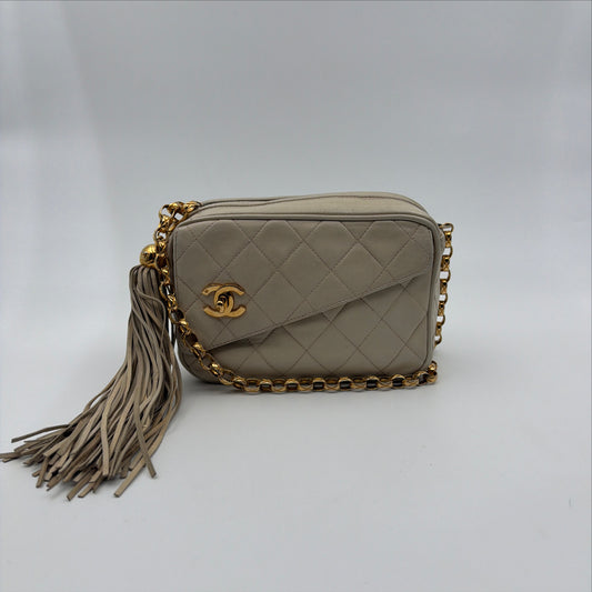 Pre-Owned Bijoux Beige Matelassé Lambskin Leather Camera Bag