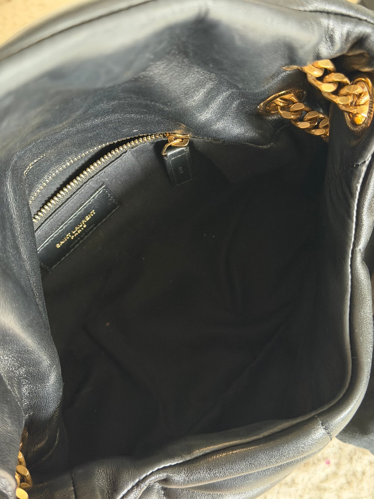 Pre-Owned Black Lambskin Leather Crossbody Bag