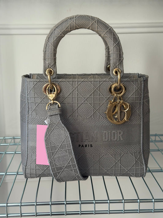Pre-Owned Grey Fabric D Light Handbag
