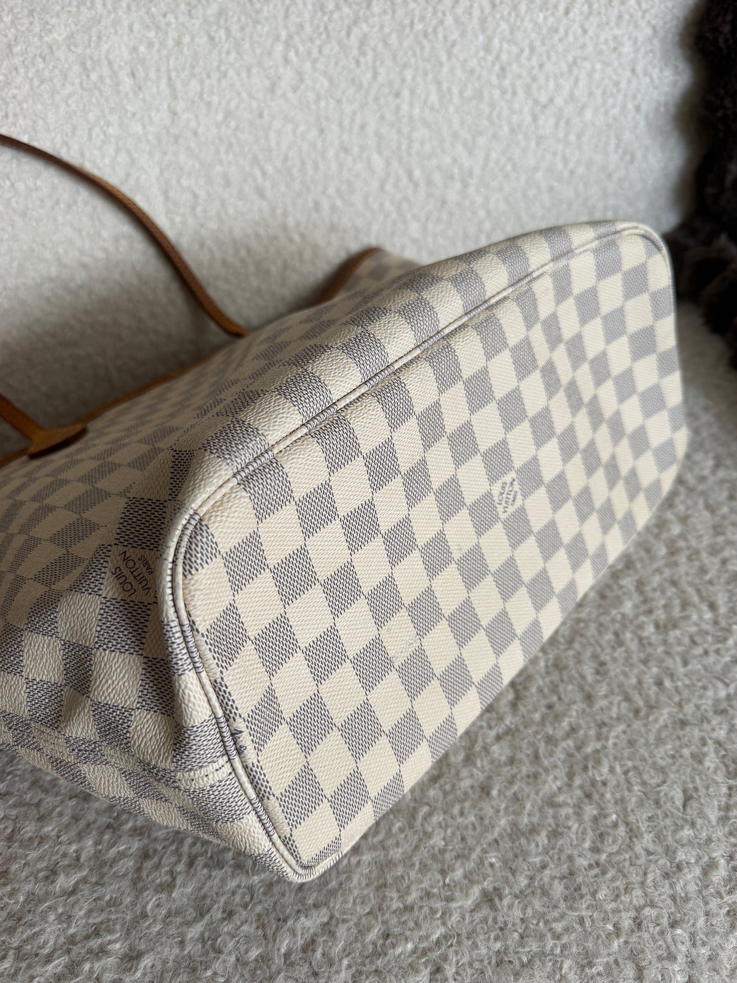 Pre-Owned Damier Azur Coated Canvas Handbag MM W/Pouch