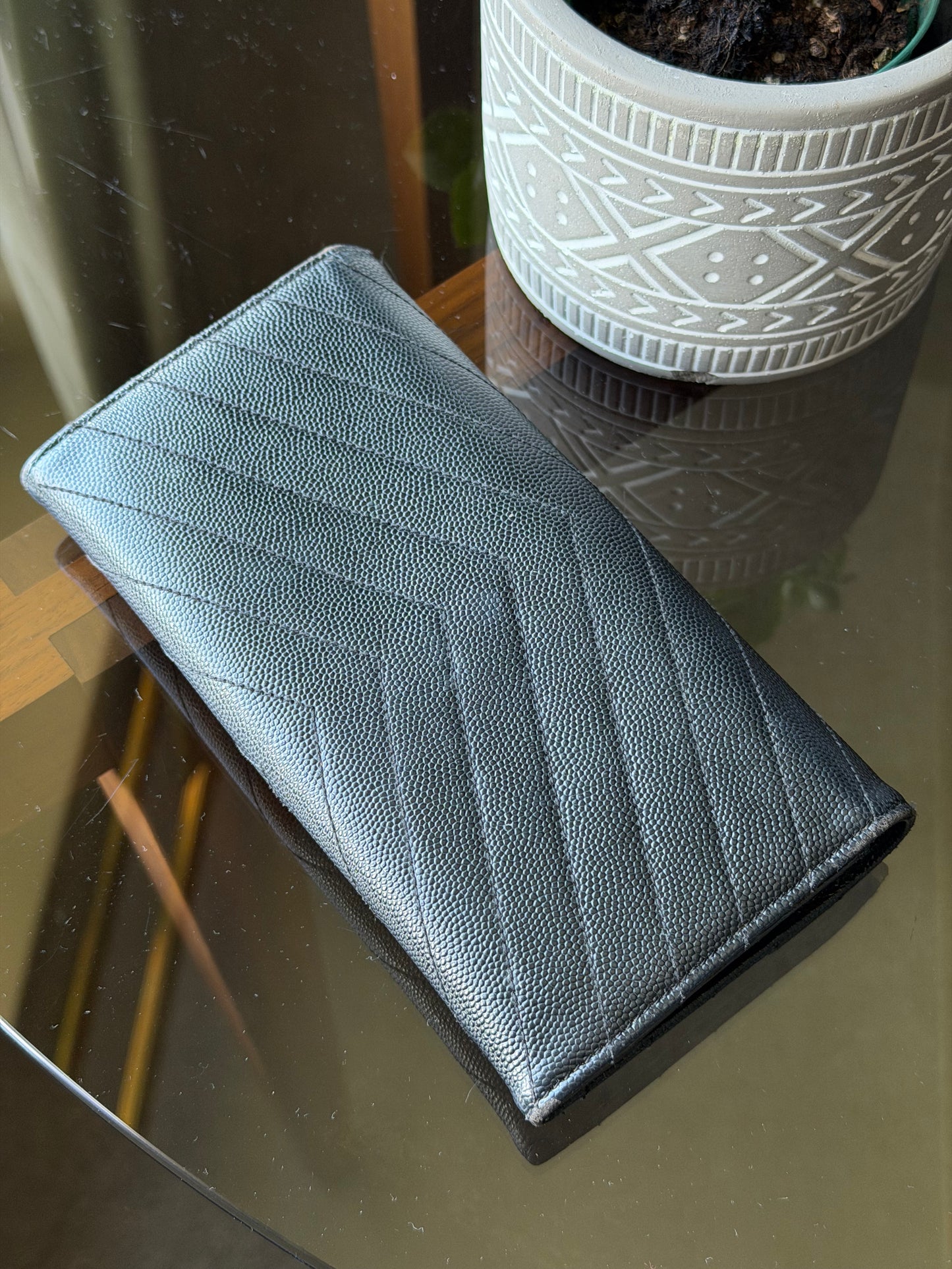 Pre-Owned Black Caviar Grained Calfskin Leather Wallet