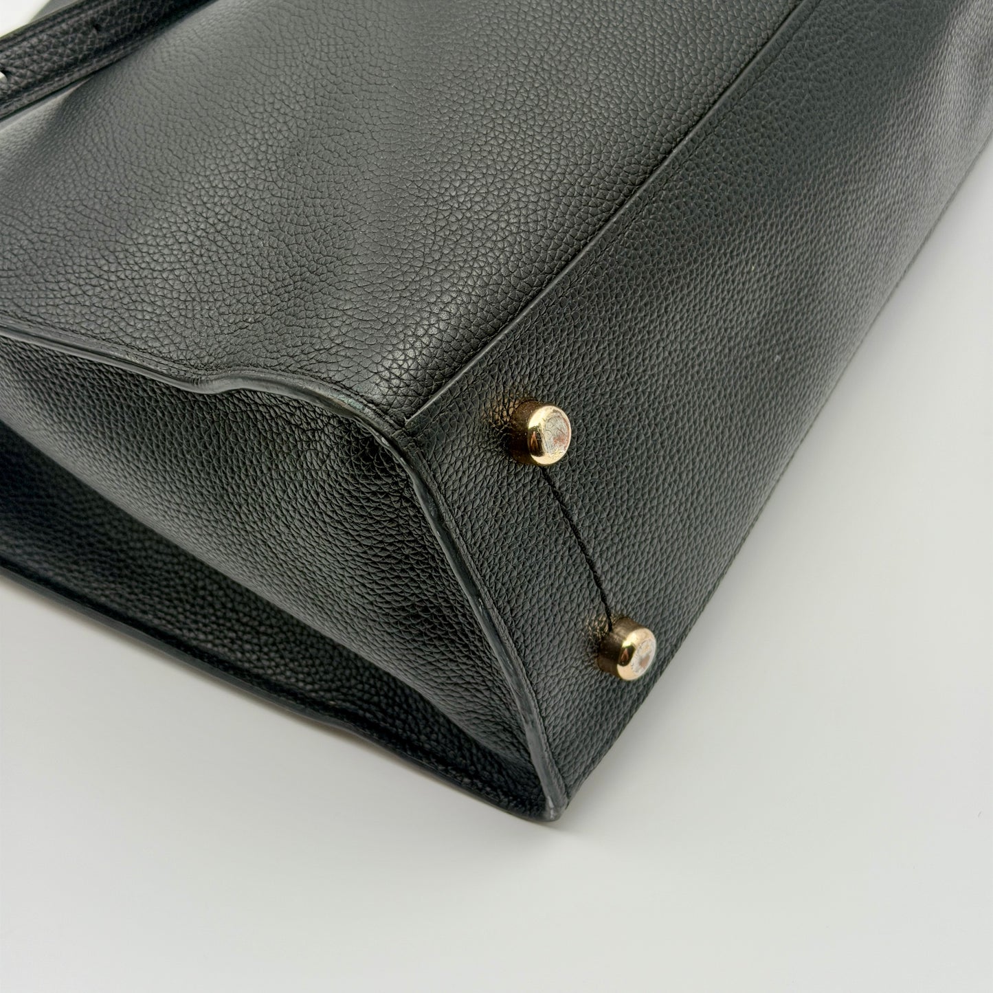Pre-Owned Black Leather Handbag